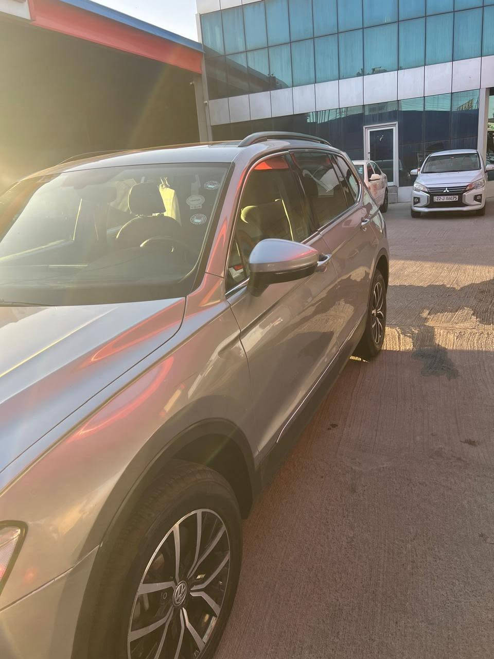 للبيع او مراوس باامريكي ٧ راكب
فولكس واكن تيكوان 
موديل ٢٠٢١ 
فول مواصفات ار لاين
محرك ٢٠٠٠ تيربو 
ماشيه ٧٠ الف ميل
٥ راكب 
بانوراما 
كار بلي 
رادار 
وبعد بيهه هواي مواصفات 
الضرر باب السايق من جوه والجاملغ الايسر من الاخير بجم كبس 
سياره جاهزه من كلشي 
رقم اربيل تحويل ثاني يوم 
السعر ١٥٧ وبيهه مجال بسيط 
مكان السياره بغداد / حي الجامعه
للاستفسار اتصل ***********
