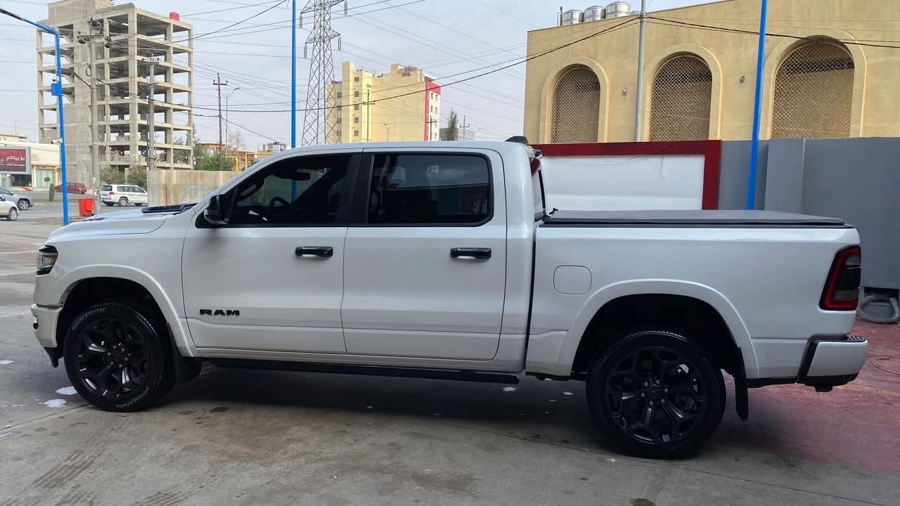 فول ال فول 
دوج رام 1500 لمتدد بلاك ادشن
الموديل 2023
المحرك : V8 5.7L .
رقم اربيل ب اسمي

السعر والاستفسار
***********
كفاله عامه 
مكفول من صبغ تبديل بارد 

المواصفات :
* دفع رباعي 4x4. فور ويل
* رادار تفاعلي مع مانع تصادم. 
* نقطة عمياء. 
* تحذير الخروج عن المسار
* استطفاف ذكي (اوتوپارك).
* دوسات جانبية كهربائية.
* المصابيح الأمامية زنون.
* كشافات الضباب زنون. 
* المصابيح الأمامية والمصابيح الخلفية LED. 
* دخول ذكي (بصمة). 
* تشغيل عن بعد.
* مقاعد من الجلد الفاخر. 
* المقاعد كهربائية مع ميموري.
* المقاعد الأمامية تبريد وتدفئة. 
* المقاعد الخلفية تبريد وتدفئة. 
*الستيرن تدفئه 
* شاشة كبيرة 12 أنچ.
* نظام ملاحة نفكيشن GPS.
* حساسات امامية وخلفية.
* داتشو 
* مانع تصادم خلفي. 
* مكيف خلفي.
*محدد سرعة.
* ويل كروم قياس 22 انج.
* مرايا كهربائية جانبية من الكروم قابلة للطي كهربائيا.
* شاحن موبايل لاسلكي (واير ليس).
* الشباك الخلفي كهربائي. 
* المرايا الجانبية تدفئة. 
* باب الصندوق كهربائي. الخلفي .
* امكانية تعديل ارتفاع دواسات البنزين والبريك.
* هاند بريك كهربائي.
* جوبلسات جگات تصعد وتنزل 
* حساسات امامية. 
* حساسات خلفية. 
*
* مرايا مع خاصية التعتيم الذاتي. 
* مساحات تخزين إضافية 

للاتصال***********
مكان السياره البصرة
