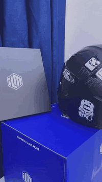 السلام عليكم اخوان خوذة ILM قياس L جديدة تخبل قبل كم يوم مأخذه وغراضه كله وياه وبعدهي الغراض ممفتوحه لا المرايه الثانيه ولا الثام مال وجه ولا الزكات مالته وخوذة تخبل بالتصوير وعزل وكلشي  سعره 300 وبهه مجال بسيط كلش ***********
