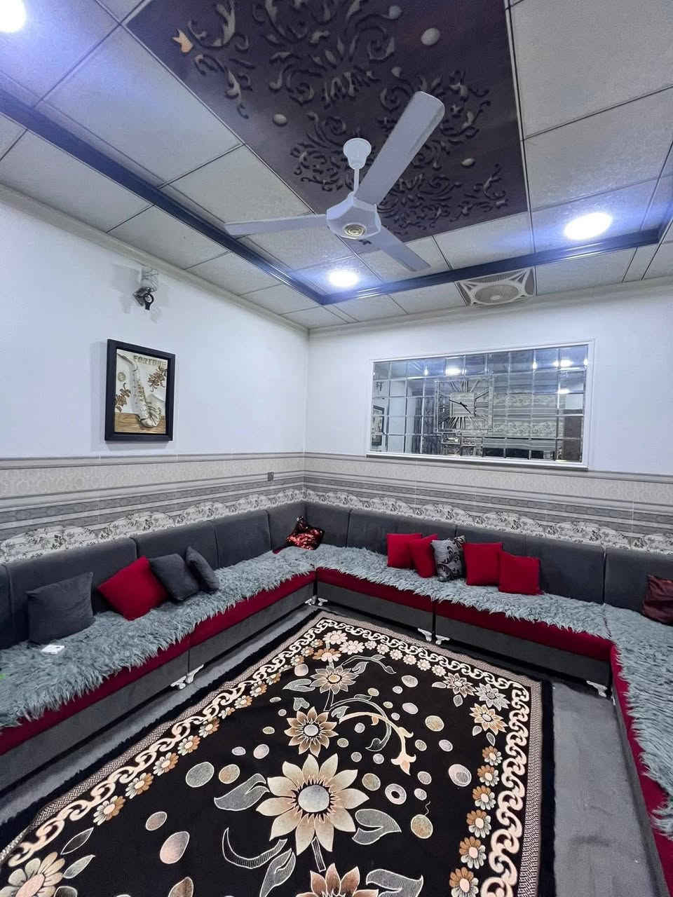 دار للبيع 

حي الحدباء اراضي بلدية الالف 

مساحة الدار 100 متر واجهه 7 متر 

الدار بناء 2019 

الدار مكون من طابقين + بيتونة 

الطابق الاول كراج_استقبال_مطبخ_صحيات_غرفة نوم
الطابق الثاني هول موزع_ثلاث غرف نوم _صحيات

للاستفسار اكثر مراجعة مكتب المدينه حي سكر قرب من مجمع الاوربي 
***********
***********
