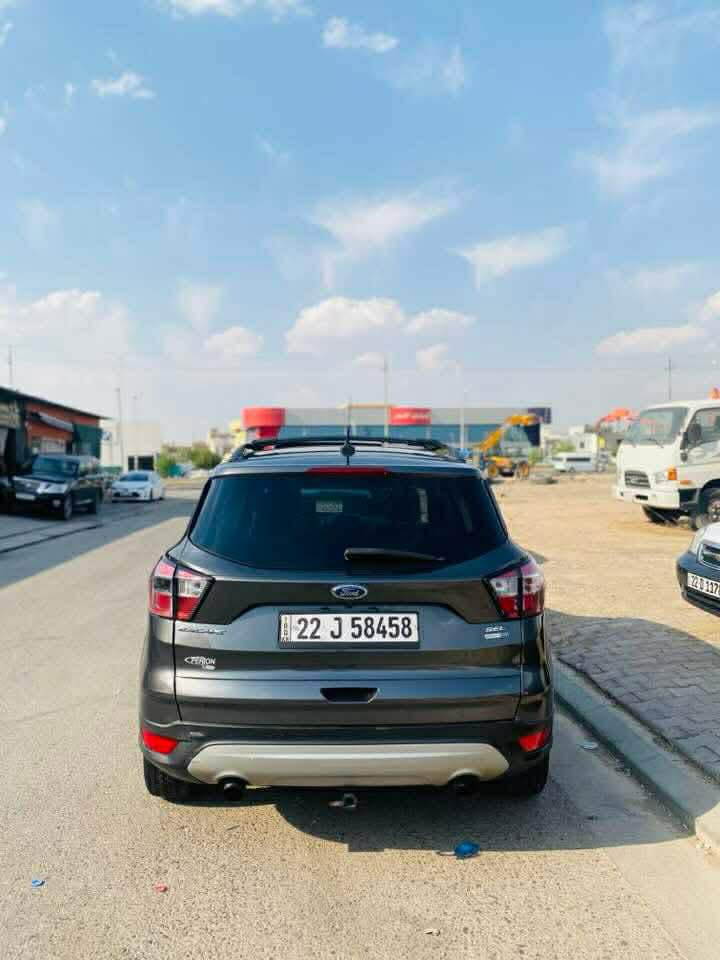 فورد اسكيب ٢٠١٨ مواصفات sel 
فوول فوولة  بةس سلايد نية 
مةكينة ١٥ توربو 
دةبل اكسل 
كوشن جلد و هيتةر 
سندوق شةفت 
شاشة كةورة 
و زور مواصفاتي تر 
سةيارةكة يةك دينار مةسروفي تيدا نية  چركةش بةشةرت 
٤ پارچةي بوياغة بي داخلي  
٣ پارچةي پيشي و دةرگاي سايةق 
ارباك بةس سوكان سيستةمة 
سعري ٩٥  و كةمةك مةجال 
٦٠٠ هةزار غرامةي لةسةرة دواي مةعامةلة دةدريتةوة 
لة هةوليرم 
*********** 
*********** أربيل, العراق
