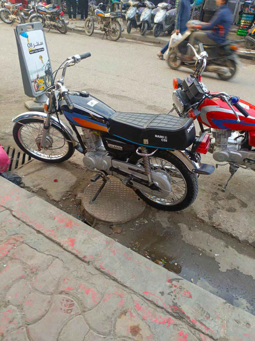 سلام عليكم نامه. اوراق ١٦  وكيلهه سيد خلدون عوزهه ترتيب شوي ٧٠٠ واهاذه رقمي ‏‪***********‬‏
