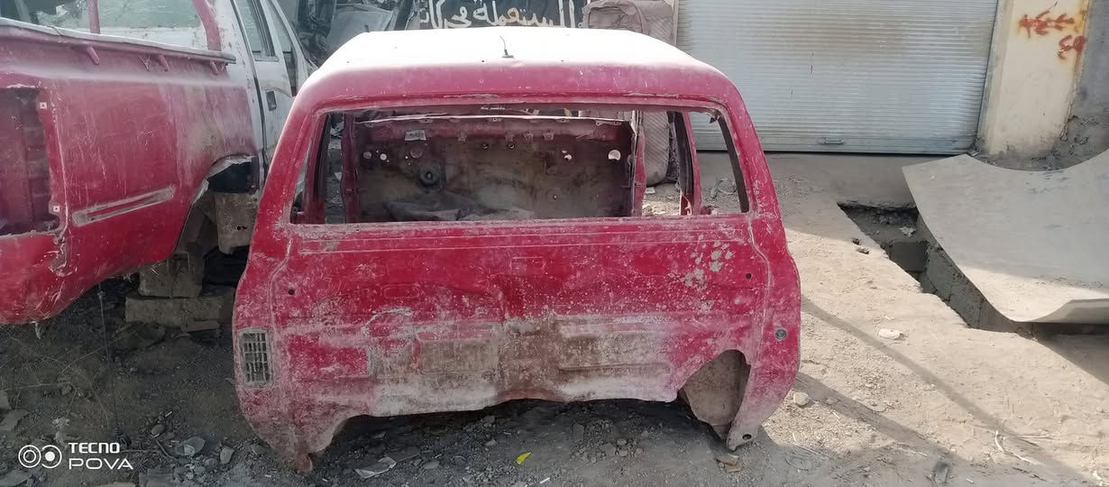 هيكل دير 2011 اربع ابواب كامل مع بودي كامل بدون صبغ التصال ***********
