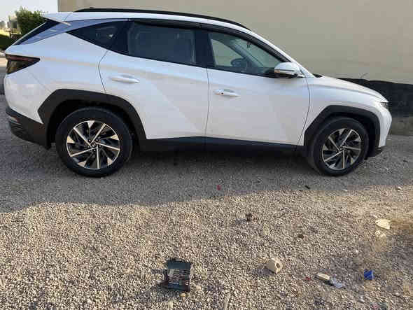 توسان ٢٠٢٣ فول عدا بانوراما رقم بغداد أنكليزي بأسمي هزة جديدة ماشية ٤٠ الف سيارة جديدة مكفولة عدا شخط بسيط موضح بدون اي نقص تخم تاير جديد مكانها فلوجة السعر ٢١٨٠٠$ وبيها مجال للاتصال ***********
