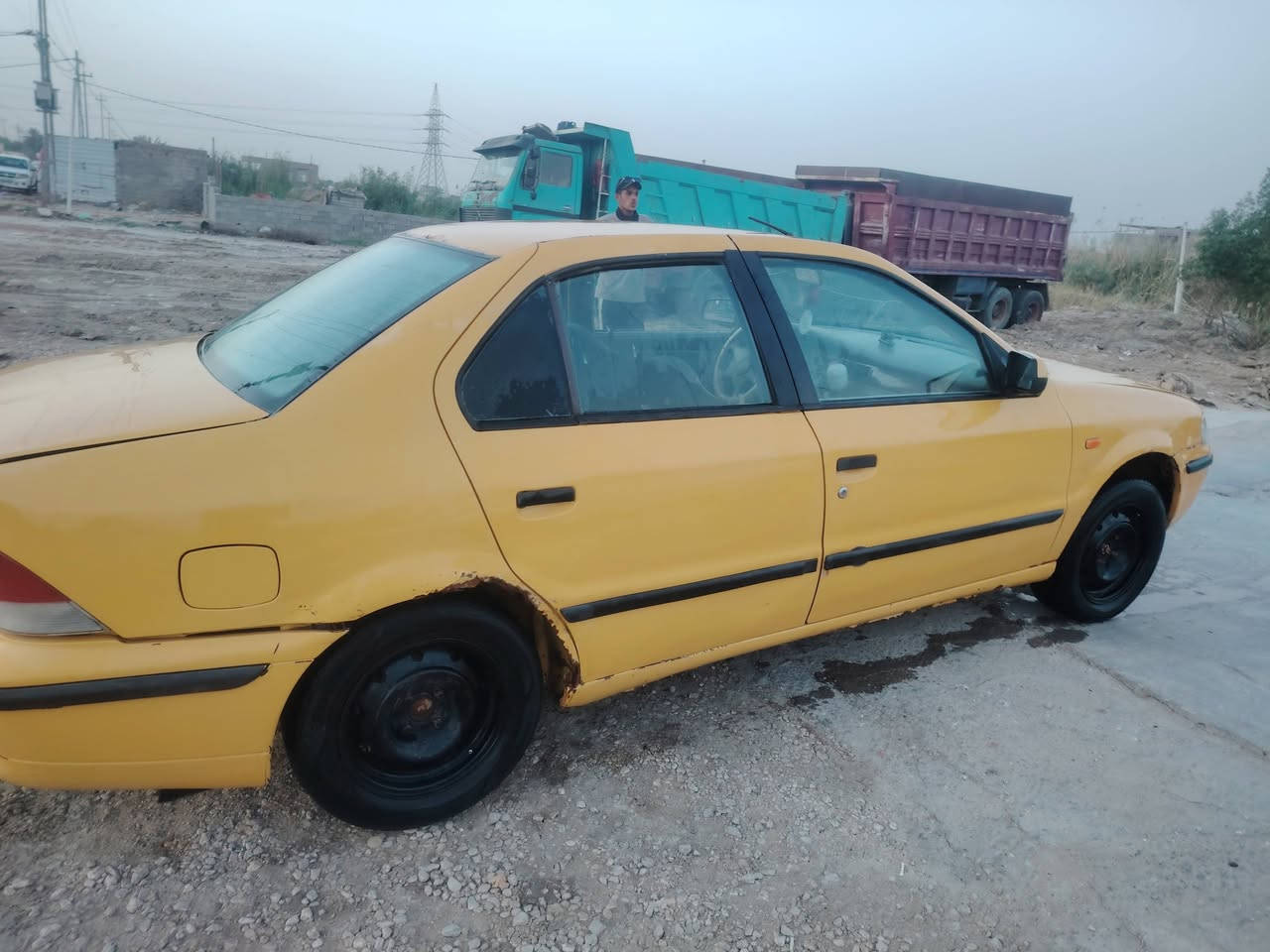 السلام عليكم سمند مديل ١١ سنويه ماصاقطه مصفره هية وغرامات مكينه تدخن وصدره نص عمر  مكفوله من الظربه بيه بارد شويه وخياس بل هلال الوره  قفل ٣٢ ***********
