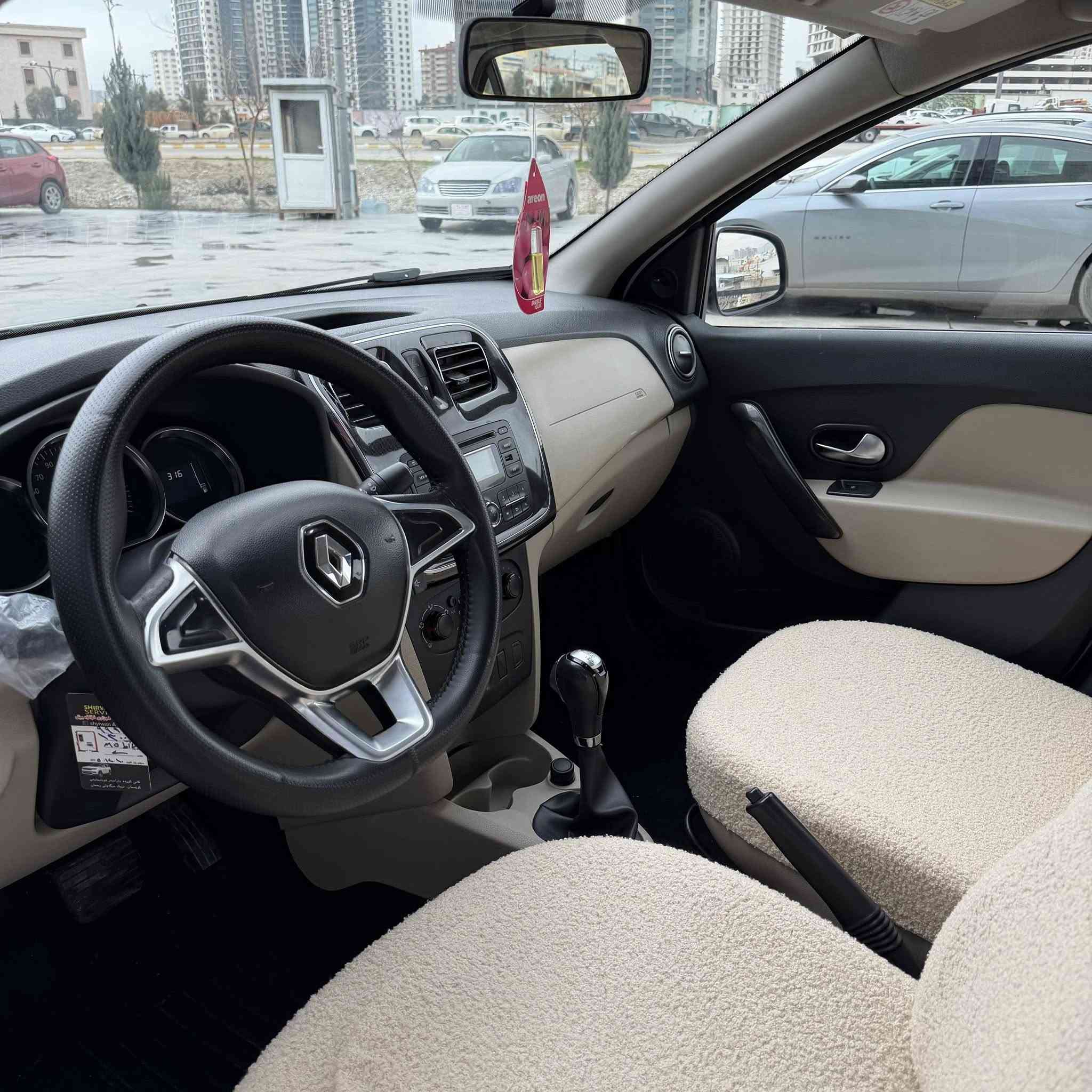Renault Symbol
مودیل : ٢٠١٩ 
عدد الأميال : ١٠١،٠٠٠ كم
ضرر : بدون صبغ ، بدون بارد ، فقط رصعات
اللون : ابیض 
رقم اربيل - رقم جديد و سنوية من ٢٠٢٥ نافذة - زوج تایرات امامیة و باتري و دهن المحرك مبدل جديد

سعر : ٨٥ و مجال بسیط
رقم الهاتف : *********** 

---------------

Renault Symbol
مۆدێل : ٢٠١٩
ماوەی ڕۆیشتن : ١٠١،٠٠٠ كم
بۆیاغ : بێ بۆیاغ ، بێ سارد ، تەنها چاڵی هەیە
ڕەنگ : سپی
ڕەقەم هەولێر - ڕەقەم تازە و سەنەوی لە ٢٠٢٥ بەسەرچووە - جوتێک تایەی پێشەوە و پاتری و ڕۆنی مەکینە تازە گۆڕاوە 

نرخ : ٨٥ و مەجالێکی کەم
ژمارە مۆبایل : ***********
