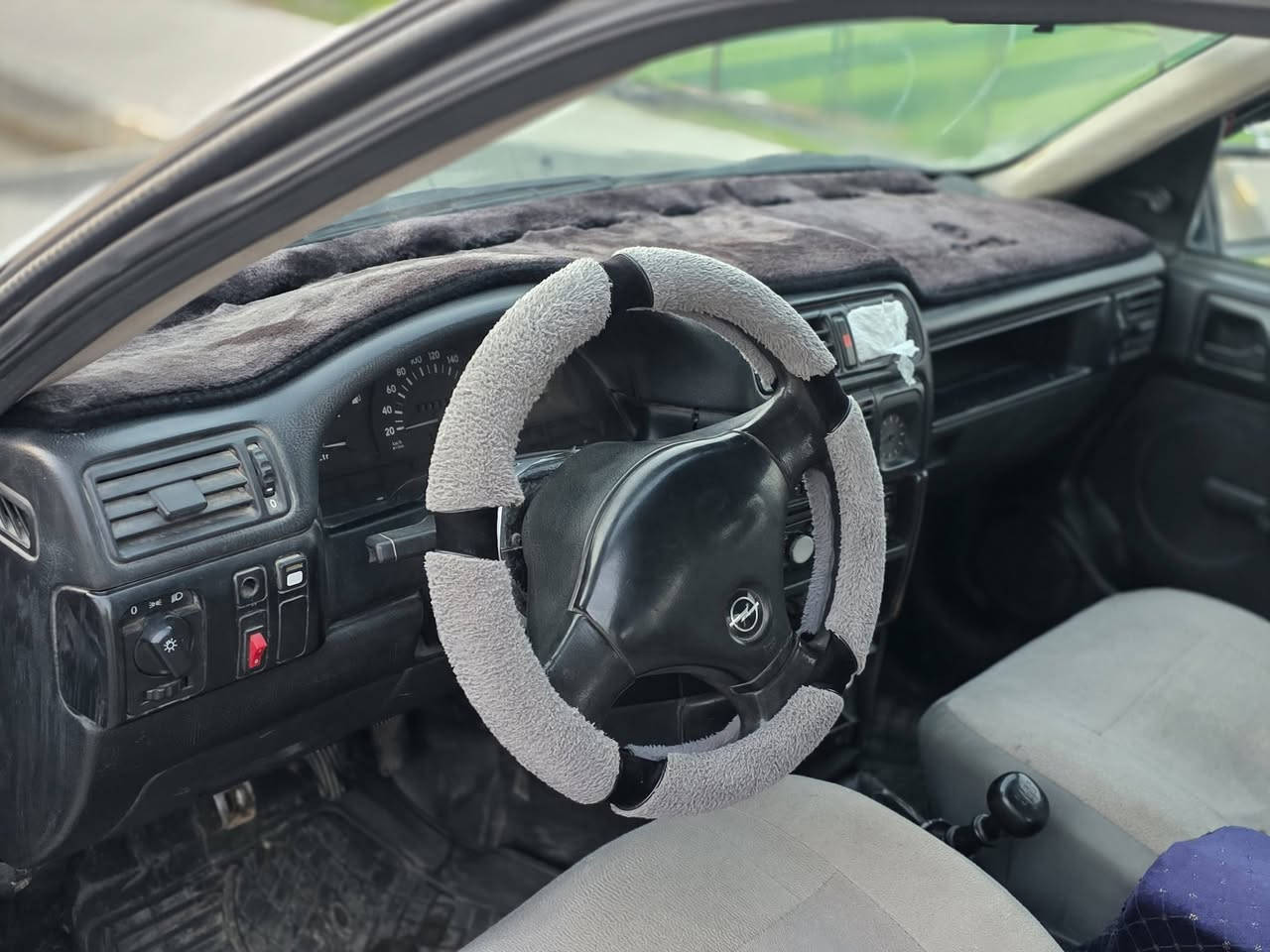 سلام عليكم خوان فكتره حجم 16رقم نكليزي سنويه عضم بسمي كربون هم متوفربيها مكينه شرط لاصرف لانفخ سياره بدون ضرر سنويه البارحه طلعتها جديداالسعر٤٠ وابيه مجال ***********.   ***********  العنون رشيديه
