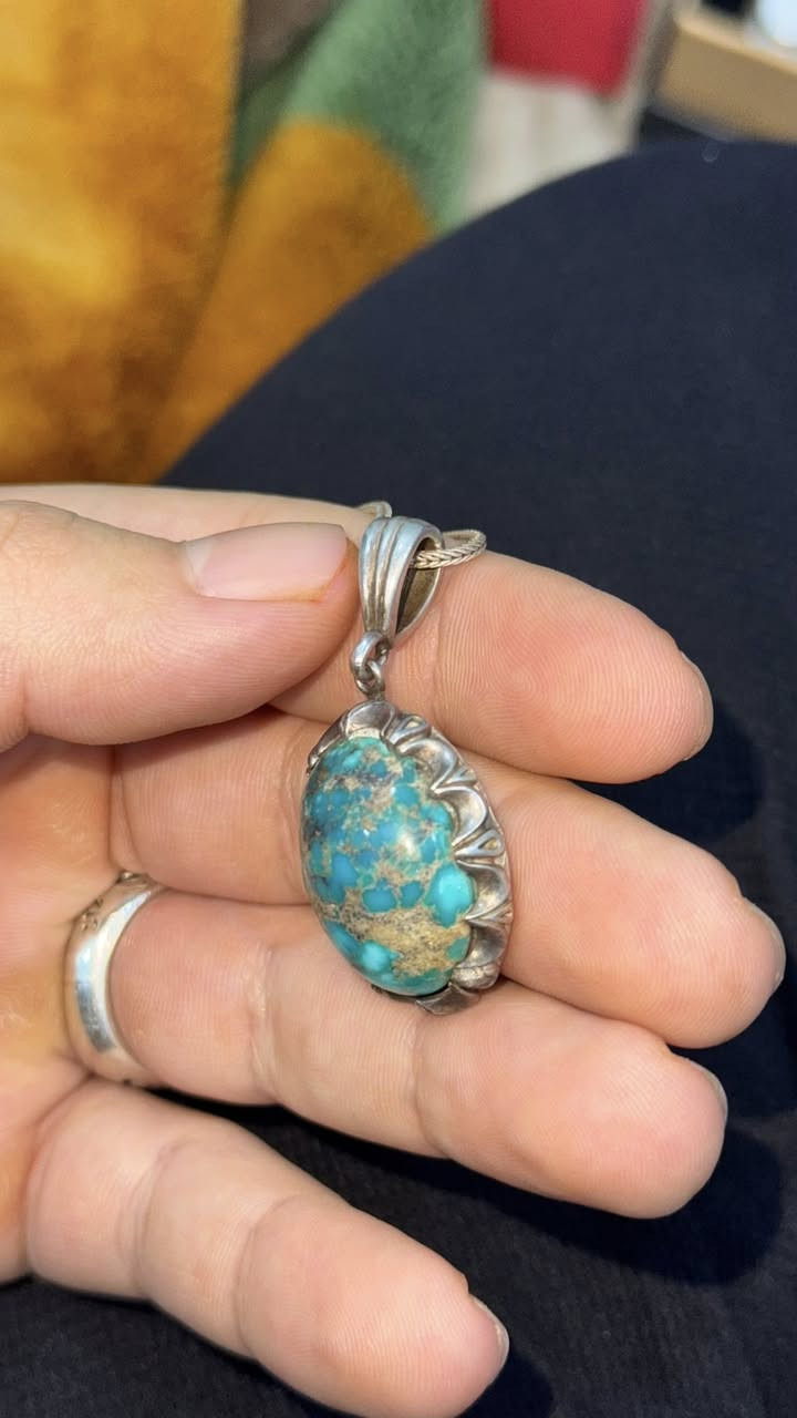 جمال ودلال الي يريدها نكوله بركه
مداليه فيروز نيشابوري رضوي اصلي 
هـ ***********
