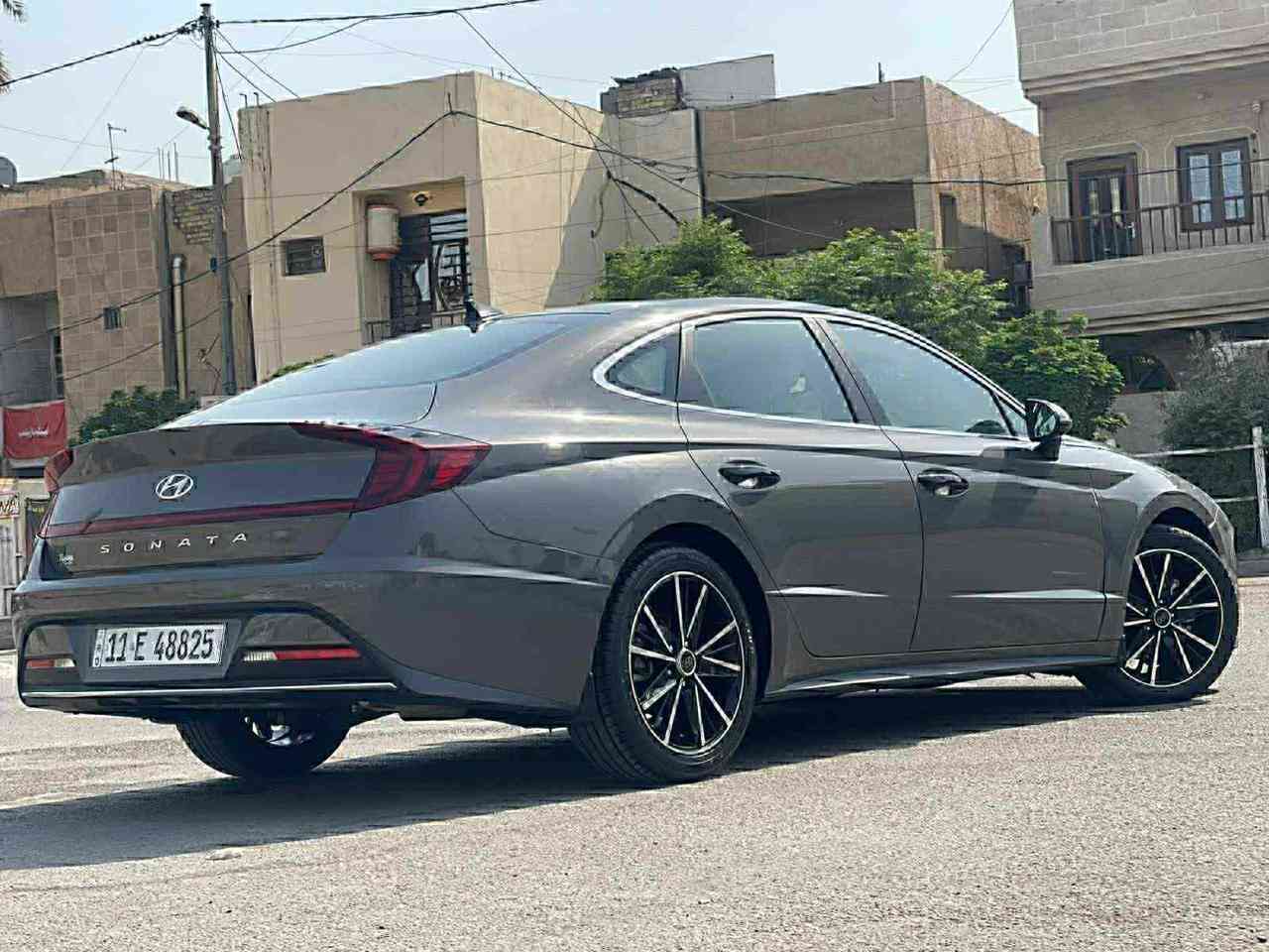 السلام عليكم
للبيع سوناتا 2022 وارد امريكي رقم بغداد بأسمي السيارة كفالة عدا البنيد 
 السونار موجود بالصور 
صورة الحادث موجودة السيارة نضيفة وجديدة احلى من الصور 
كل نقص مابيه حدادية تخم تاير السيارة متعوب عليها 
السعر 160 وبيها مجال
مكان السيارة الديوانية 
للأستفسار الاتصال على الارقم التالي 
***********
