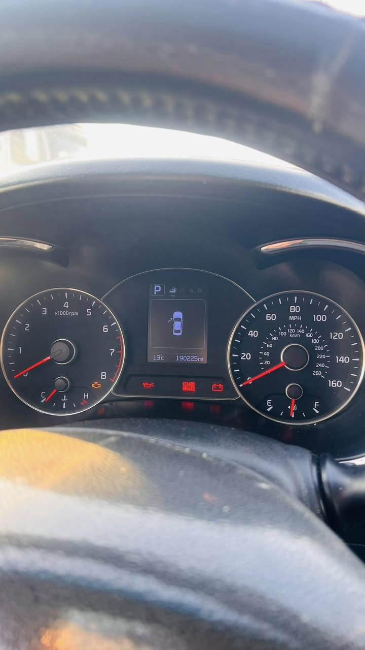 يالله
فورتي 
موديل ١٨ 
وارد أمريكي
رقم بغداد بسمي تحويل مباشر
محرك ٢٠٠٠ دوش 
ومحرك وتبريد مكفول 
تحكمات استيرن شاشه كبيره
بيه قطع صبغ ابيع حزام
شرط بدون دواخل ولا ايرباك السعر١09 وبيه مجال حك الجيه
ت***********
إذا اكو مراوس بفورتي 24
