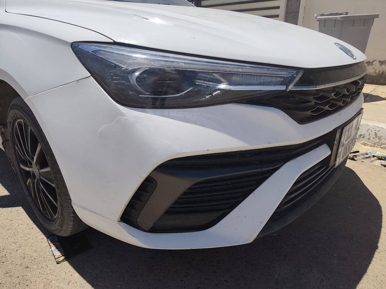السلام عليكم ورحمة الله وبركاته 
MG5 plus 2025 

السيارة ماشية ٢٠ الف
المحرك 1500 تنفس طبيعي
السيارة فئة comfort مواصفات نص فول
بصمة تشغيل وابواب
قطعتين تبريد 
هاند بريك بصمة
شاشة ابل كار بلي واندرويد
حساس خلفي
حساس ضغط اطارات
لايت زينون
لد نهاري
اشاير بالمري
كروس سرعة

*** السيارة بضمان الشركة وتبديل الدهن حصراً بالشركة 
ضمان الشركة ٥ سنوات أو ٢٠٠ الف كيلو.

*** السيارة بيها ملاحظات   
١. الدعامية الأمامية مصبوغة .
٢. بيها رصعة بالصندوق.
٣. الجاملغ الامامي بي شخطة .
٤. طخة بالدوسة الخلفية جهة اليمين.

السعر 115$
وبيه مجال بسيط 
مكاني الفلوجة أو بغداد  ***********
