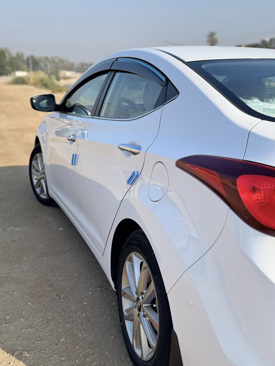 السلام عليكم
الانتره موديل 2016خليجي 
ماشيه ٧٢ حقيقي 
رقم كربلاء 
سنويه تنتهي 28
كشر مكفول منً كلشي 
بيها فقط راجز بدايه محرك بلادي خير من الله 
تخم تاير قبل شهر مشدود
باتري كذالك 
مكان السياره كربلاء الحسينية 
الأتصال ***********
