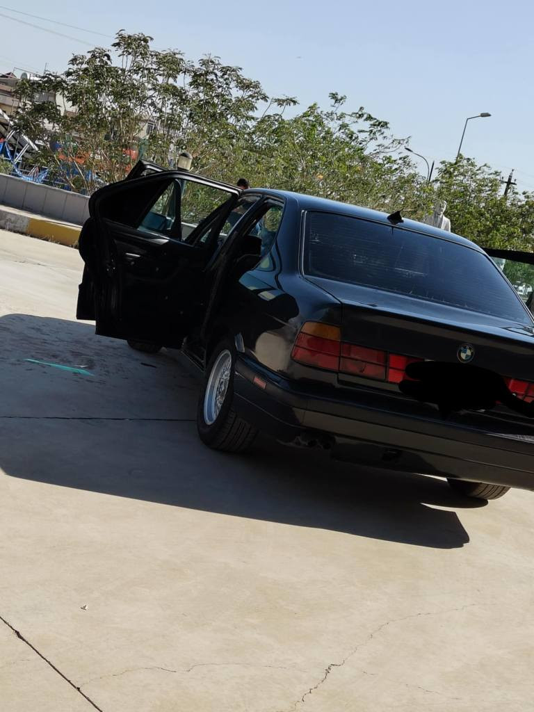 سەرەتا بەناوی خوای گەورە بیئێم 525 بیلاد کەپس مۆدیل 93 گێرو محرک بەشەرت تەبرید کوشن جلد سوکان ڤۆلیوم دەبل ئێرباگ تایەو ویلی لۆکە بەڵام دەبڵەکانی تەقیوە سێرفزی عامی بۆ کراوە سەیارەکە ماڵی خۆمەو هی مەعرەز نیە بۆ‌ زانیاری زیاتر پەیوەندی بکەن *********** كركوك, العراق
