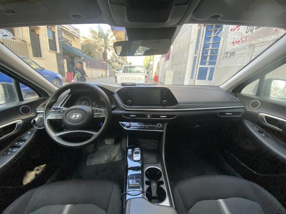 سوناتا 2020 رقم اربيل 
هزه قبل اسبوع وموجوده ببغداد
محرك 2.5 لتر GDI بانزين (4 سلندر) اوتوماتيك ٨ سرعات 
لون اسمنتي الشكل الجديد 
ماشية 65 الف كيلو 
مثبت سرعة
تحكم قيادة ورادار 
اربع وضعيات قياده 
تكييف قوي
حادث جاملغ امامي تبديل قطعة 
محرك وگير سليم  
  ب 160 وقابل للتفاوض والفحص على حسب المشتري 
0781 930 1113
