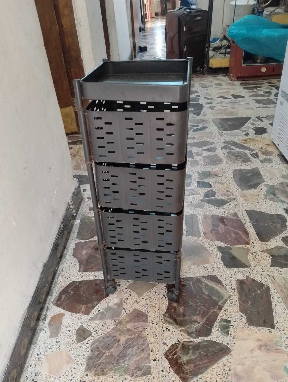 السلام عليكم سله ب٢٠ وبيها مجال والتخم ب٢٥٠وبي مجال اتصال على الرقم ‏‪0785 200 1994‬‏
