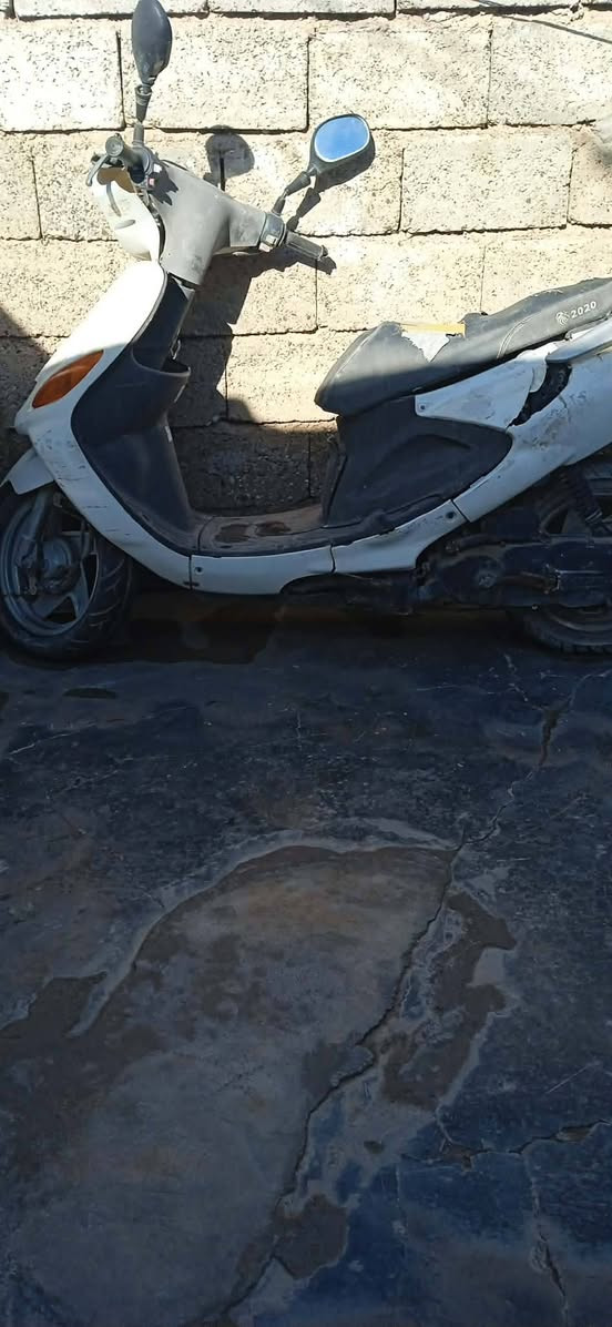 ماطور ياباني للبيع ياباني شرط شغال بس بي كلج عاطل ***********
