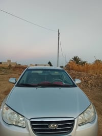 افانتي موديل 2008بيها قطعه صبغ سياره جديده معنه الكلمه السعر 85 وبيها ...