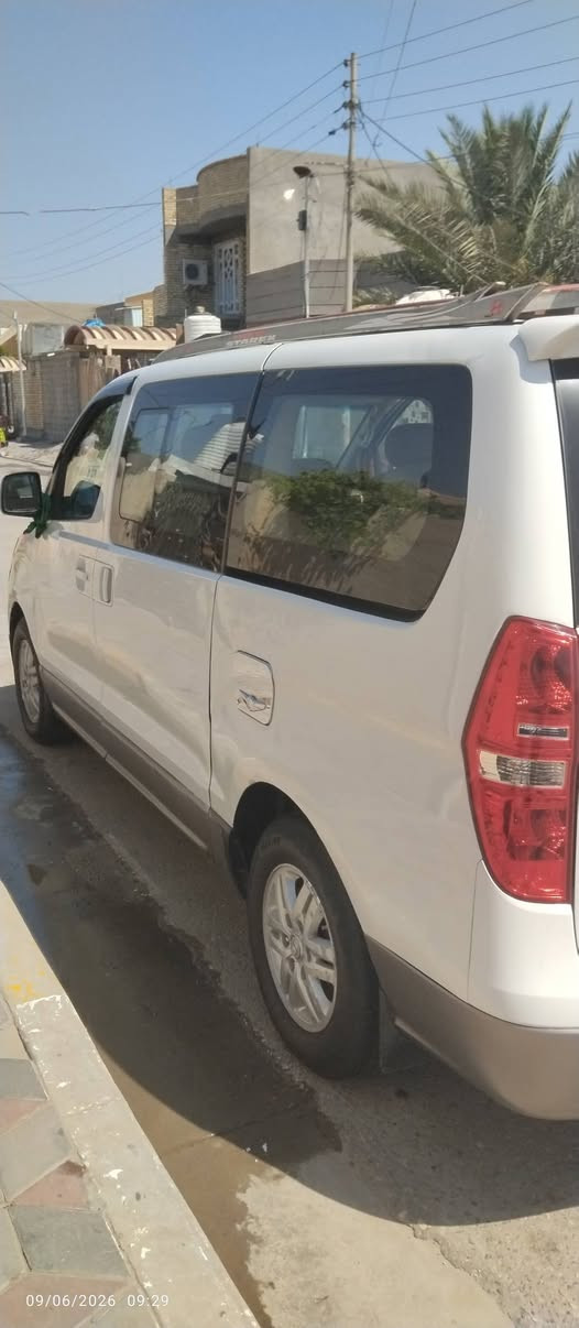 سلام عليكم ستاركس مفتوح   موديل ٢٠١٦ رقم بغداد الدولي مكينه تبريد صدر تخم تاير جاهره من كلشي سياره غير مكفوله مصبوغة عام السعر ١٥٠ وبيه مجال ترهم مراوس مكاني واسط الصويره ***********
