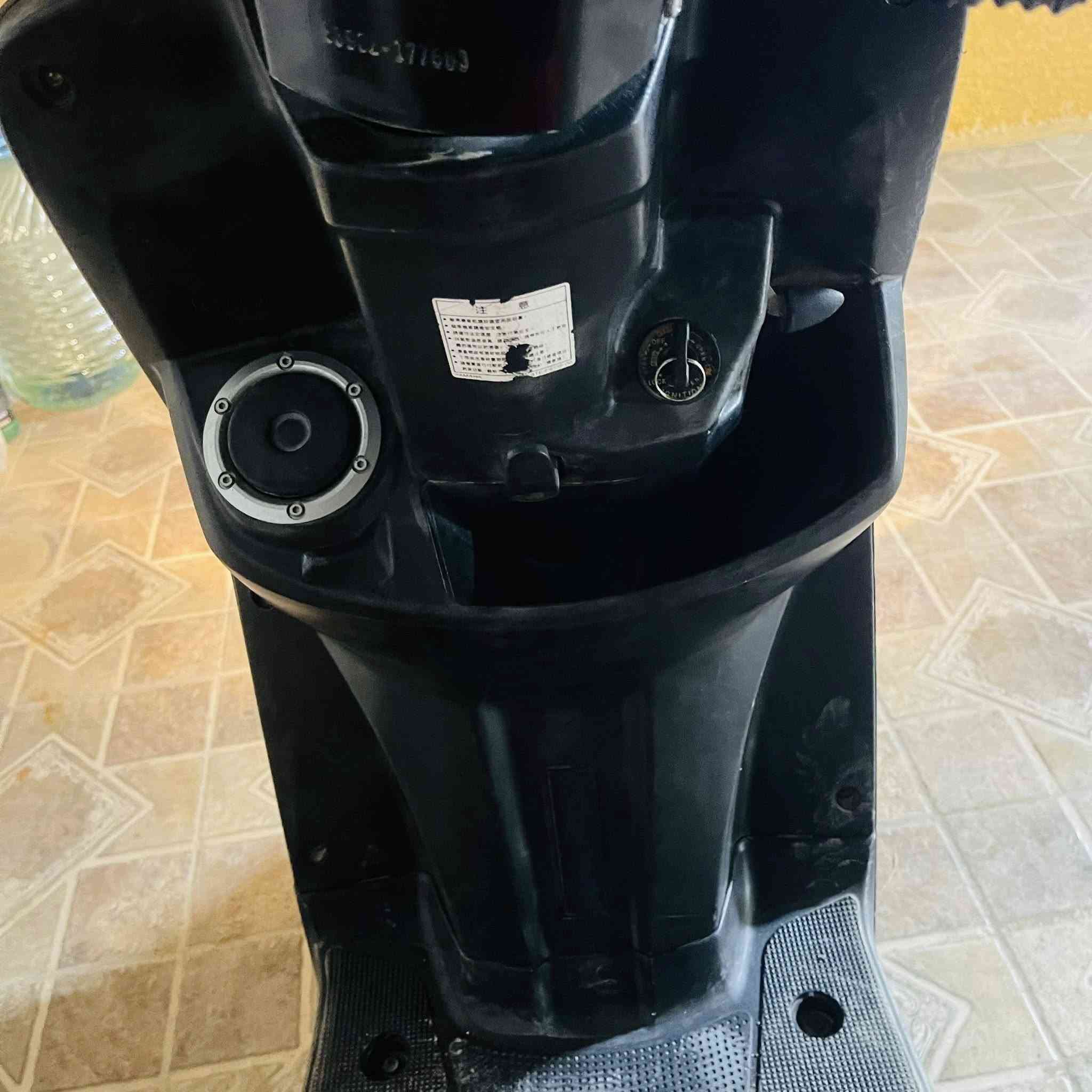 السلام عليكم دراجه بوليس 2007 سرعتها 120 نضافه فول شلعه ومعدل مكينه بدون تبخير مابيها اي دخان على وضع البلادي تاري تايرات كلها جديد كهربائيات كلها شغاله نكره سلف بدون مدوس بانزين  السعر 875 وبيها مجال مكان الدراجه تكريت اتصل وتدلل ***********
