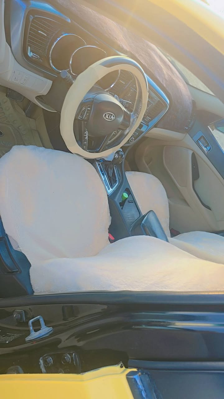 كيا اوبتيما مديل 2012
فول موصفات عدااا البصمه مكفوله كفاله عامه صبغه وحده
تبريد قطعتين مري شفط تبريد لمس فول تحكم 
مكينه 2400 لا تنقيص ولا تبخير كير شرط حداديه تبريد ثلج تخم تاير 
سنويه ل غايه 2030 توها داخله هزه مصفره هيه وغرامات 
السعر 125
مكاني السماوه 
***********
