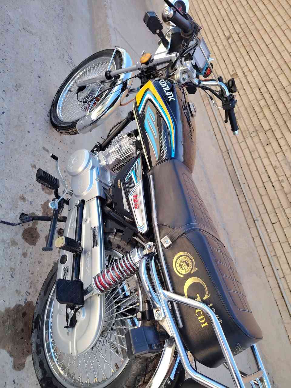 سلام عليكم دراجه مكفوله ونضافه كدام عينك  موديل 2025 البارحه بدلت دهن مفوله بانزين تجي بس تركب وتطلع 700 وبيها مجال


**إذا كنت صاحب هذا الإعلان وتريد حذفه لأي سبب، رجاءا أرسل رسالة إلى الدعم الفني**