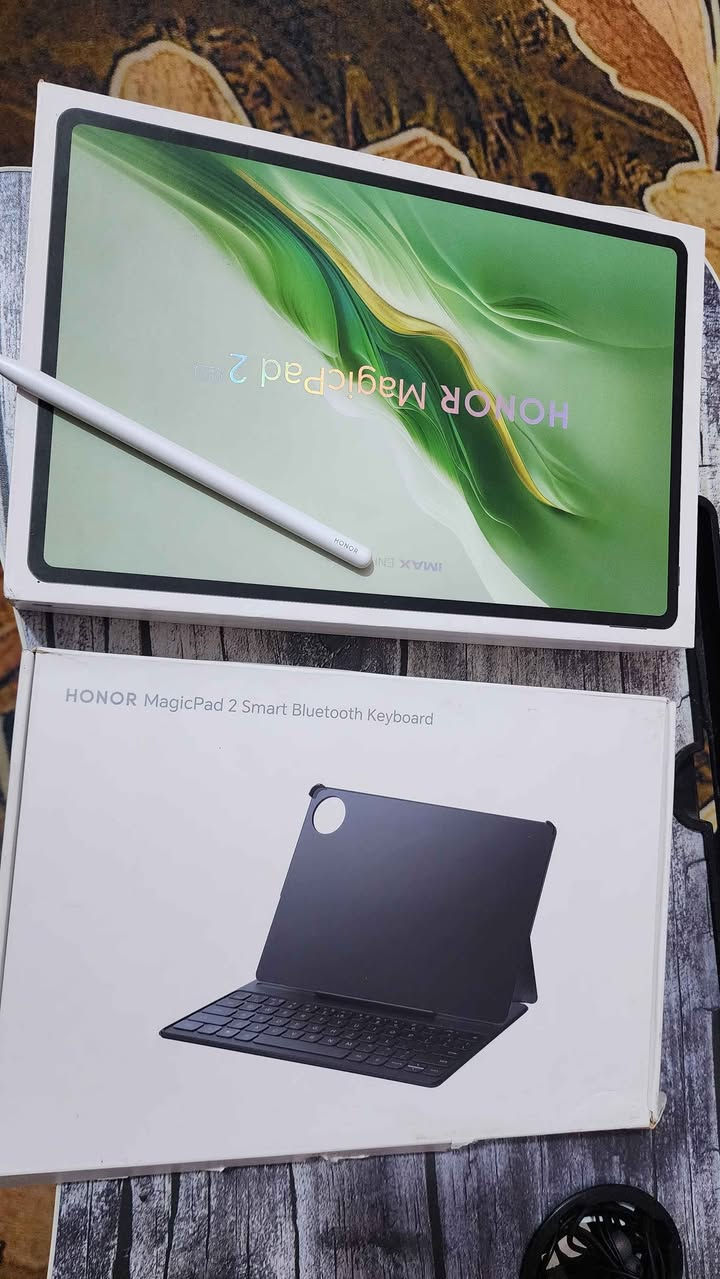 هونر ماجك باد 2 ذاكره 256 كامل ملحقات شاحنه وكيبل و كيبورد وقلم لاصق اصلي استخدام اسبوعين فقط .. 120 يجي بشاشه 144 هيرتز و 120 فريم ببجي موبايل معالج معروف النضافه فول زلغ مابي كفاله عامه مكاني البصره قضاء المدينه سعره 850 قفل اسبوعين استخدام
 *********** المدينة, البصرة
