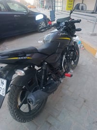 شباب عندي دراجة بولسر 150cc للبيع موديل 2023 العداد 43 الف كيلومتر رقم...