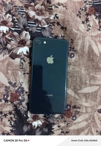 ايفون 8 عادي مو بلص نضيف داكره 64 بطاريه 100 نمودج m جهاز راقي 0750806...