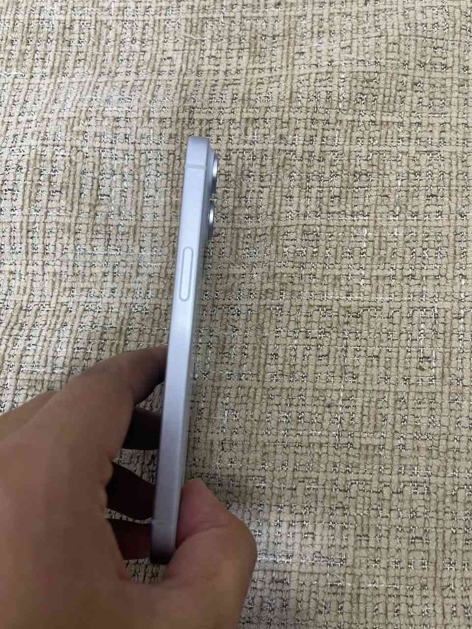 للبيع ايفون 15 العادي جهاز جديد لا شخط ولا مبدل بي ايشي فقط بطاريتة 85 استعماله فقط للمكالمات ذاكرة 128 جهاز جديد انطيك وياه شاحنتة الأصليه وباكيته واستعماله اقل السنة 
سعرة 675 وبي مجال ان شاء الله عنوان الحرية بغداد 
***********
