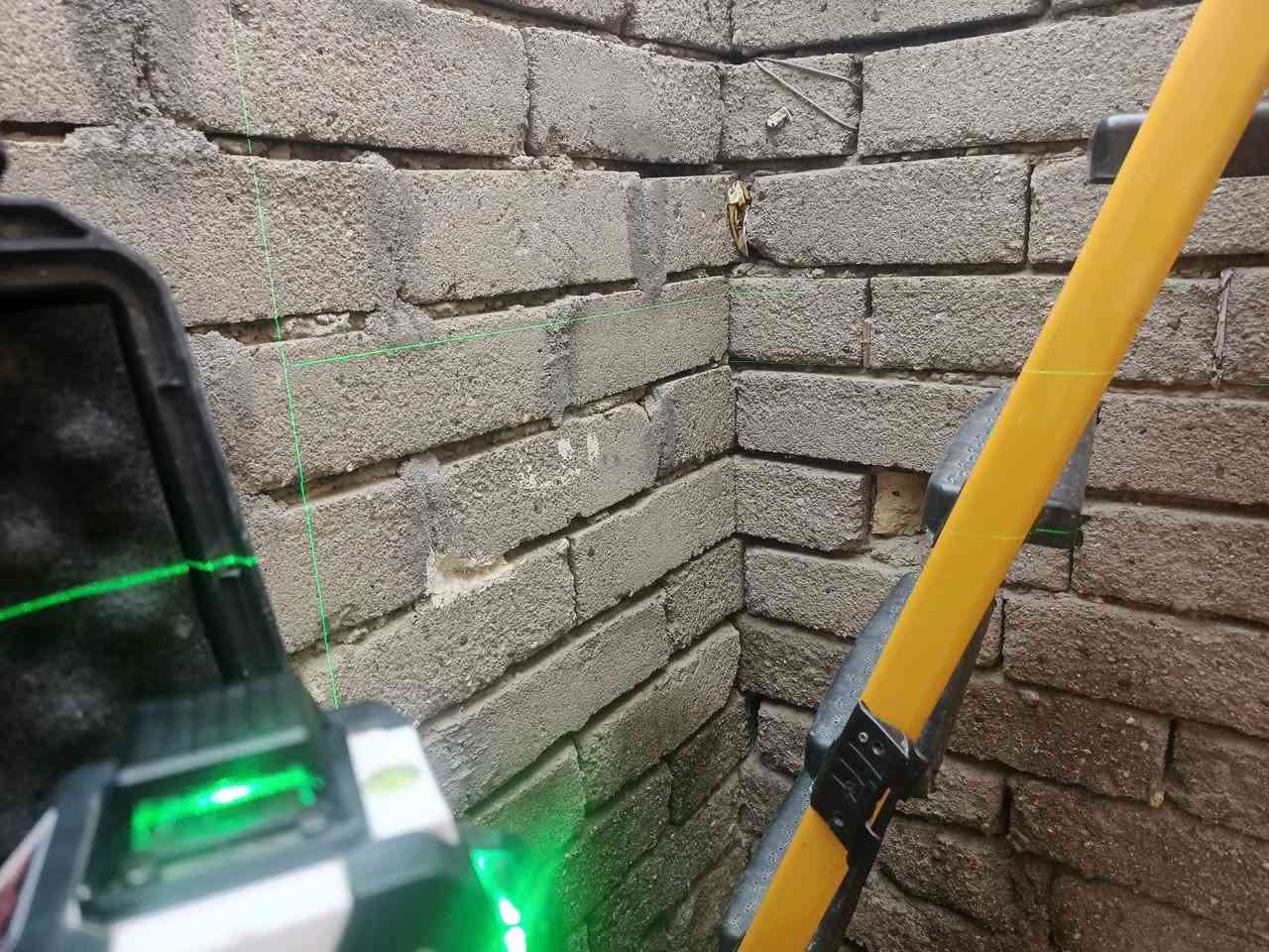 البيع 65 اصلي 4 خطوط الجنطه كله كامله غراضه مستعمل قليل ضوه قوي كلش مكان ناصريه  ***********
