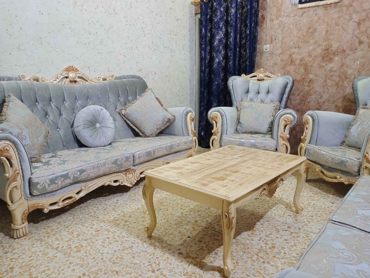 تخم 10مقاعد تركي ملكي تسكام وقوي ثكيل تكمه جديد كلش اي ضررمابي نضيف جد اخو الجديد شرط النظافه سعره 500يوجد توصيل داخل كربلاء ***********
