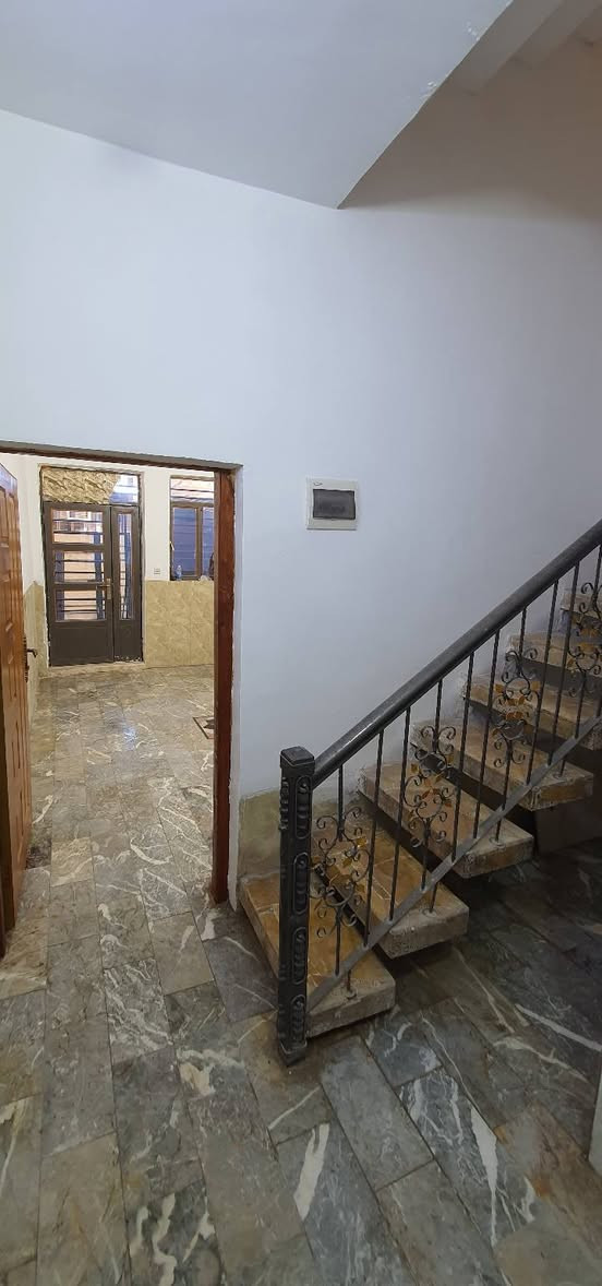 السلام عليكم
دار للبيع  
مساحه ٤٨ متر طابو زراعي
 سند ٢٥  تحويل مباشر
 يحتوي على استقبال  مطبخ خدمات ومنور 
الطابق الثاني غرفتين نوم 
 العنوان سبع ابكار مقابيل مركز شرطه الصليخ 
للاستفسار *********** ابو مصطفى
