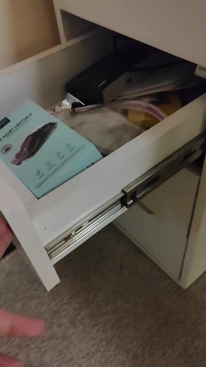 الكرسي انباع اجه الدور للميز ثقيل جدا
مشتري قبل سنة ب 300 الف بتصميم ايكيا ، جان اكو ارخص بس خشب كلاوات ، هذا خشب تكدر تصد بي طائرات B2  المهم السعر 175 الف مكاني نجف تجيني تاخذه واطيحلك سعر الكروة وشرط اركب اوباما مو كوستر حتى تجي براحتك


**إذا كنت صاحب هذا الإعلان وتريد حذفه لأي سبب، رجاءا أرسل رسالة إلى الدعم الفني**