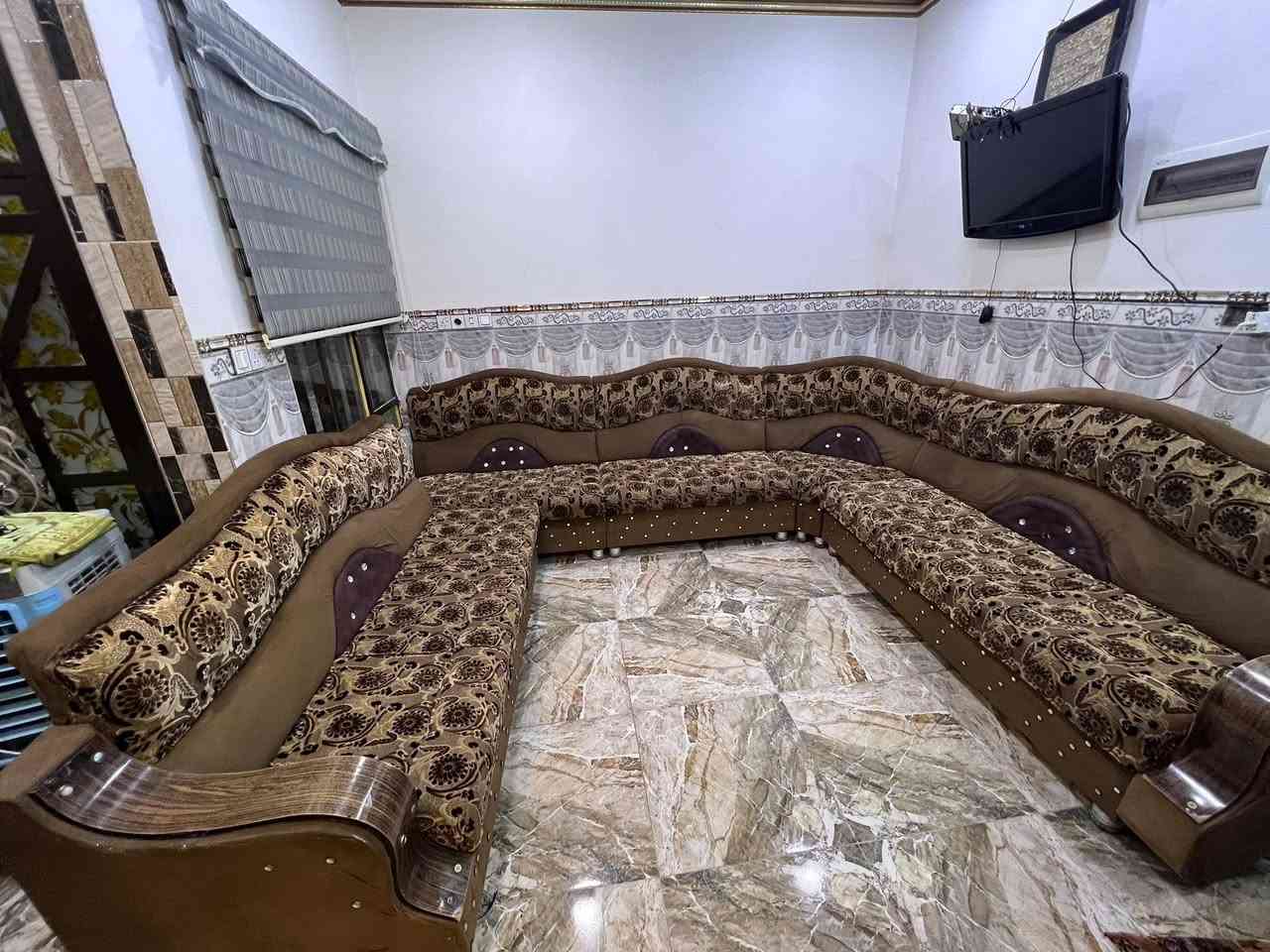 طخم ديوان عراقي شرط خشب ثقيل سفنج درج اوله ٩امتار السعر ٢٧٠وبي مجال ***********
