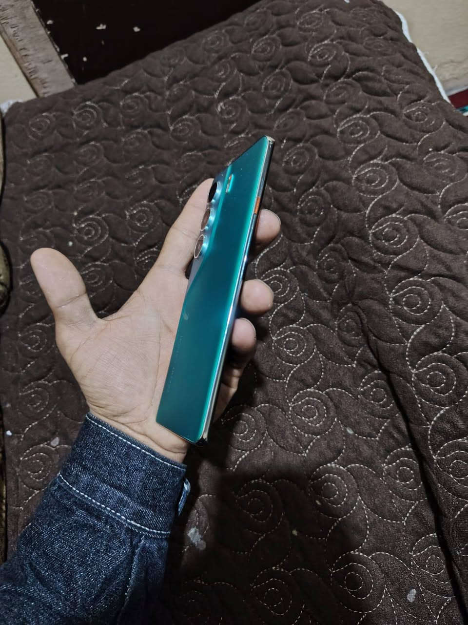 كامون40ابرر بلاص 5جي
جهاز جديد شخطه مابيه 
جهاز غني عنل تعريف معروف موصفته
داكره 256رام 12+12
ملحقات كلو موجود 
شحنتو الأصلي 
أو كرتونه أو كفر 
جهاز مال بيت 
كامرتو شي خرافي 
سعر 290بيه مجال بصيط


**إذا كنت صاحب هذا الإعلان وتريد حذفه لأي سبب، رجاءا أرسل رسالة إلى الدعم الفني**