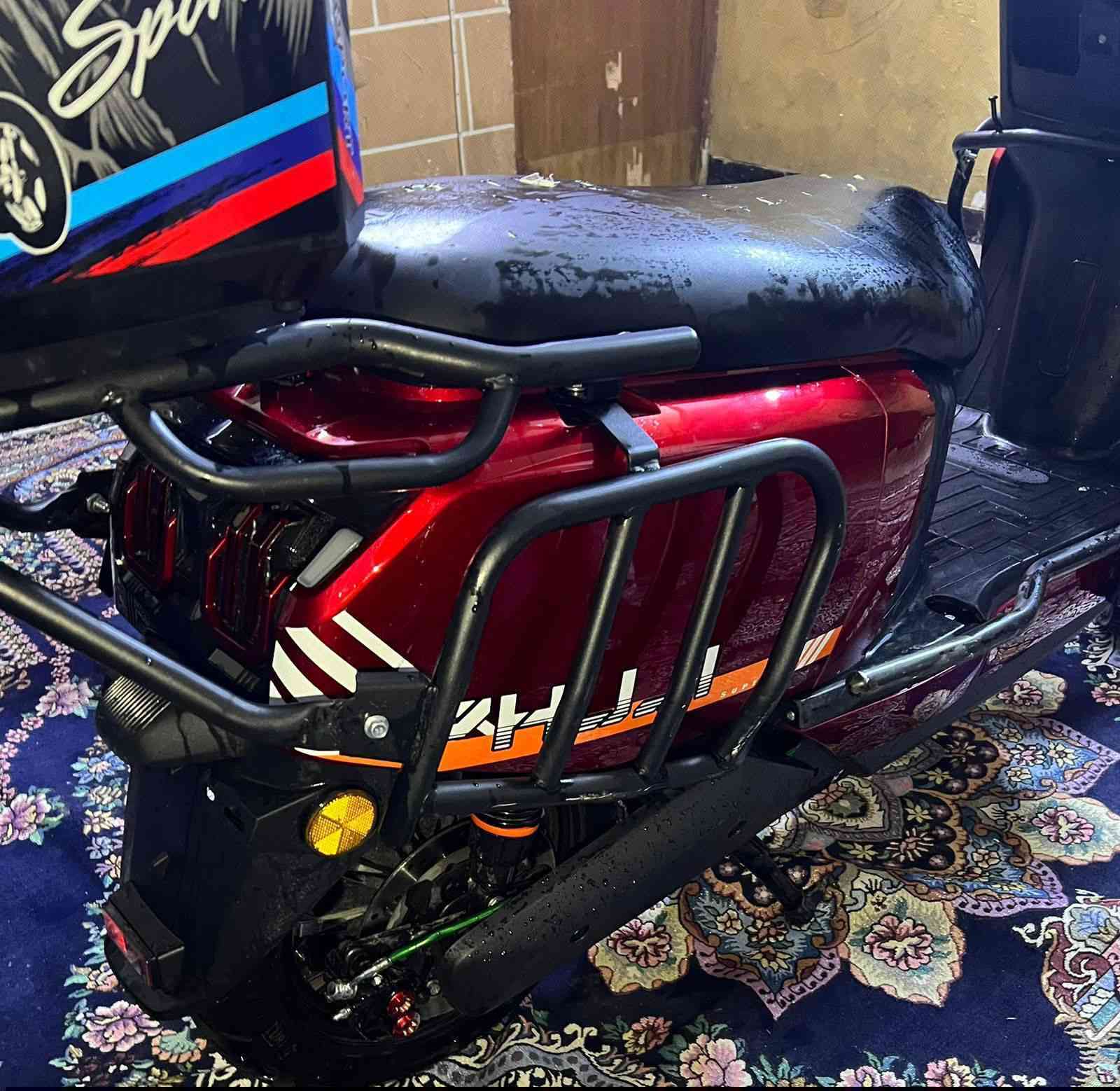 السلام عليكم دراجه للبيع شحن نوعها فوچي باتريات سته مسطره سرعه 80 تمشي 80كيلو ملف ألفين وميتين سعر 600 العنوان بغداد حي العامل ***********
