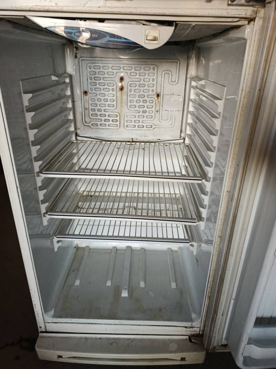 ثلاجة للبيع نوع كونكورد ام تفاحه رقمي ***********مكاني بغداد فلكه حي النصر
