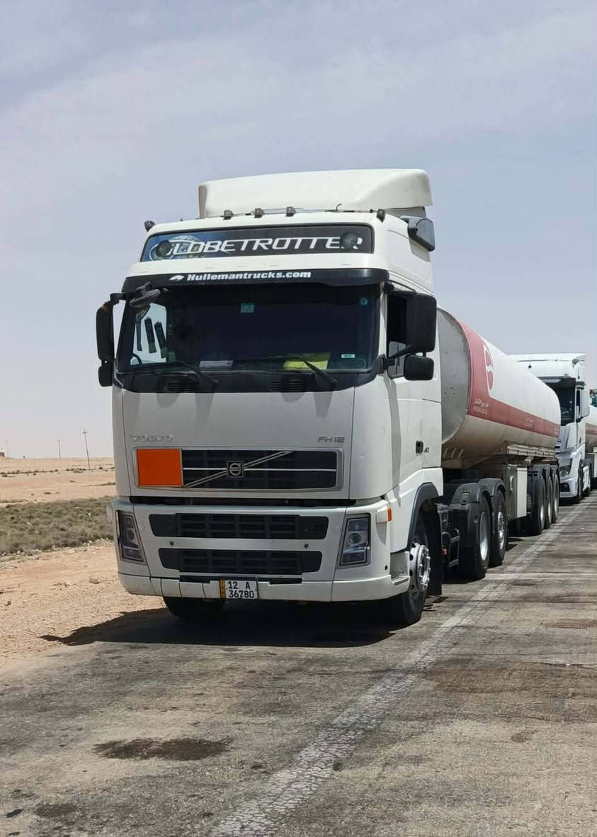 فولفو صهريج سنكل خلفي كير اتوماتيك 2006 حجم 460 طوناج 36000 تصريح أمني جاهز للشغل رقم نينوئ  
دولي العنوان موصل _ الكسك
السعر ٤٥٠
للاتصال ***********
