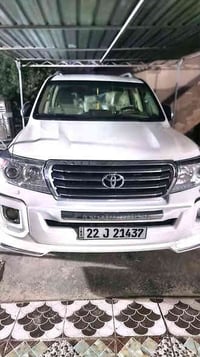 لاندكروز ٢٠١٢ بيها بارد بسيط بالباب والجاملغ الأمامي والباقي مكفول ماش...