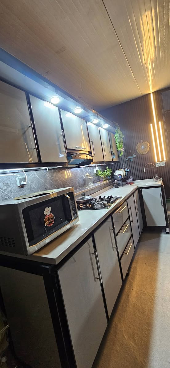 السلام عليكم
كاونتر المنيوم + طباخ + مرشحه قبل شهر ونص اشتريتهن واستعمال كلش قليل جديدات بعدهن تجي بعينك وتشوف نضافتهن مكاني بغداد الدورة 
للاستفسار اكثر على الخاص او الاتصال على الرقم 
*********** متواجد واتس ايضا
