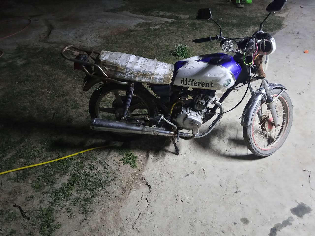 تايكر 2018 نضيف معمر جديد شرط معدل ربع هندر شغل وتمشي للبيع ويرهم مراوس  كهربائيات شغاله كامل ***********
