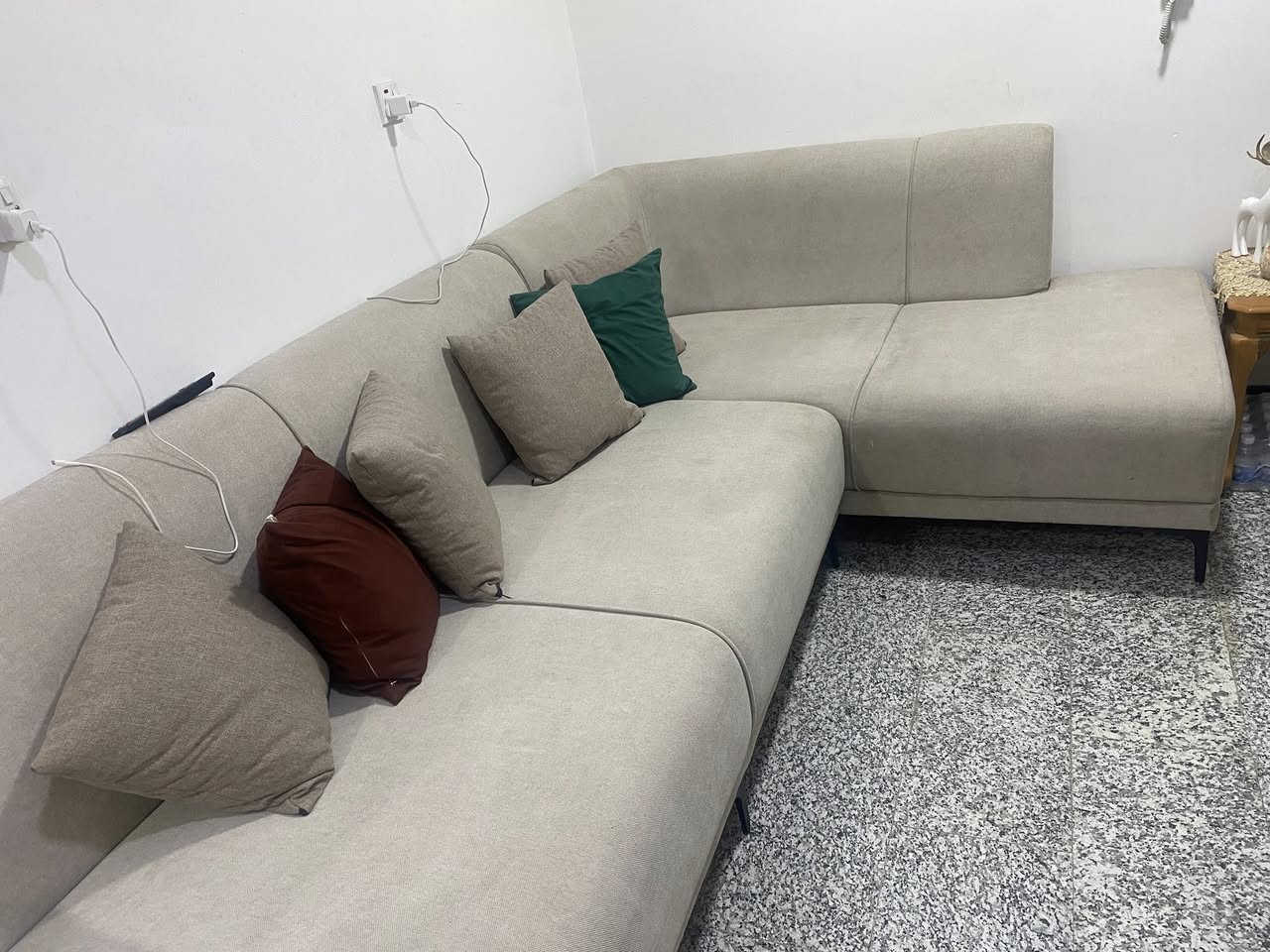 السلام عليكم
قنفات بحالة ممتازه جدا ضخمة  للبيع بسبب الانتقال 
بغداد حي حطين نهايتهم ٣٥٠


**إذا كنت صاحب هذا الإعلان وتريد حذفه لأي سبب، رجاءا أرسل رسالة إلى الدعم الفني**