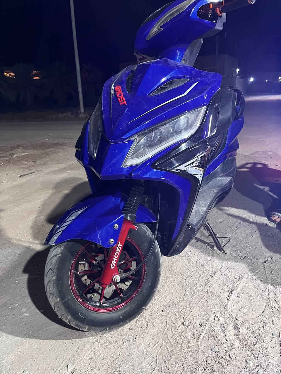 السلام عليكم دراجه جامبو صيني كلشي شغال نكره سلف محور مكينة ماكس مكينه رمبه ما مفتوح بيه برقي تجي تفحص تجيك اذ مفتوحة تاخذة بلاش دراجة تاخدها ربع ما تصرف عليها سعر 450وبيها مجال بسيط حك جيه مكاني البصرة/النشوة/الزريجي 
رقمي للتواصل واتساب/***********
