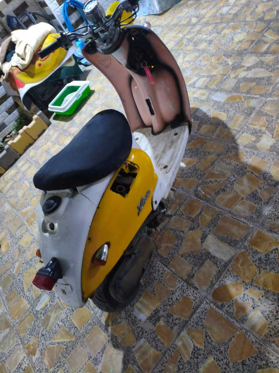 السلام عليكم دراجه عبد الحليم مفتوحه مره وحده كهربائية شغاله عوز شيء بسيط باتري جديد بيه كلشيء جديد شرط شلعه ومعدل اريد ابيعها محتاج فلوس 
السعر 200 الف بيه مجال خاص مامتواجد خابرني عل الرقم او مراسله واتساب ***********
المكان : ميسان سايدين حي شهداء
