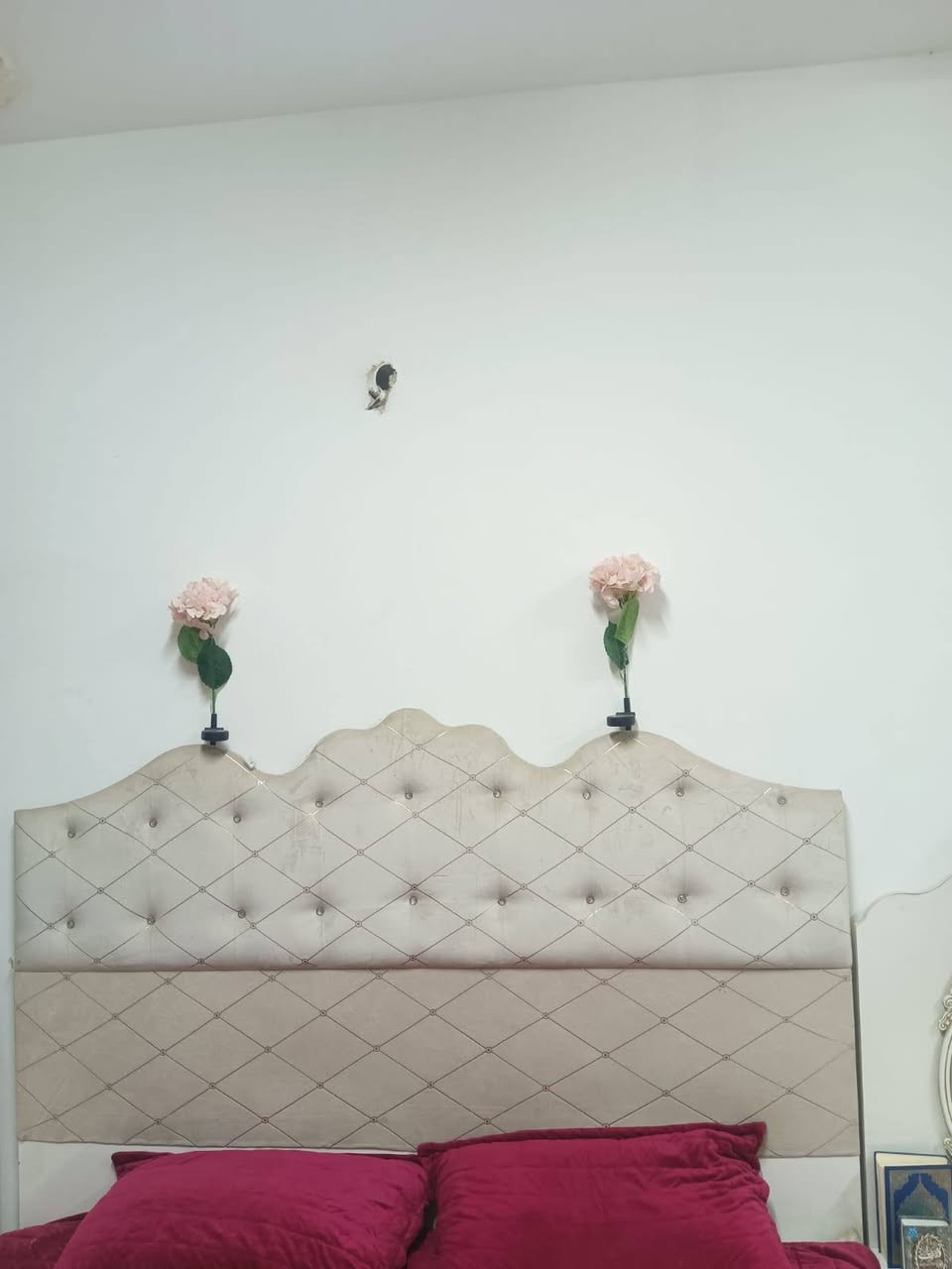 سلام عليكم #متاح غرفة البيع نظيفة كلش سعرها ٤٠٠ مكاني الدورة هاتف *********** بي واتساب هم
