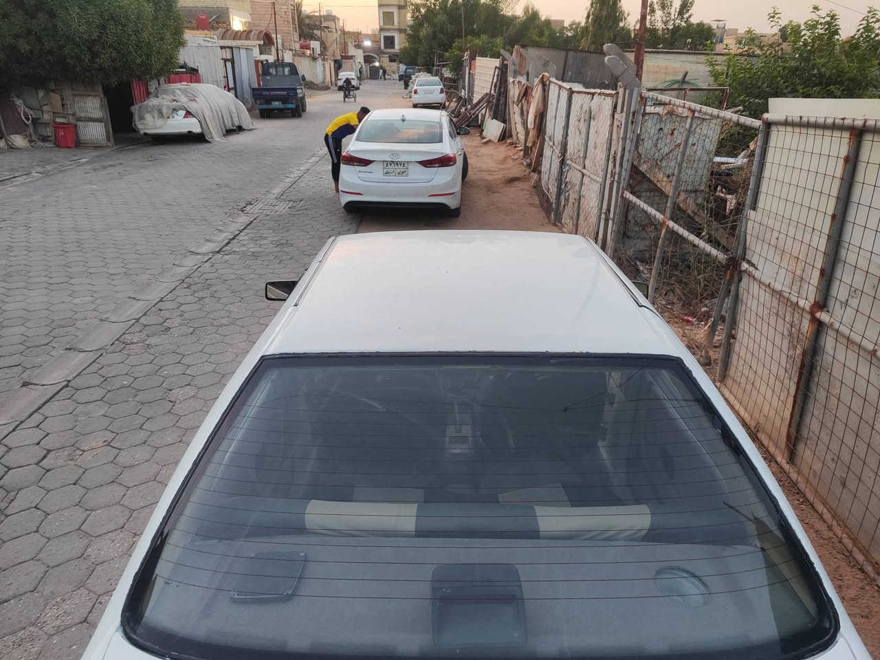 بيجو 405 مديل 2009 
سيارة معمرة 
مصبوغة جمالية 
خياسات مابيها 
رقم نجف دولي 
راعيها يطلب ورقتين عل مداور ينزل من سعر السيارة 
سعرها 30 بيها مجال قليل 
رقم تلفون ***********
