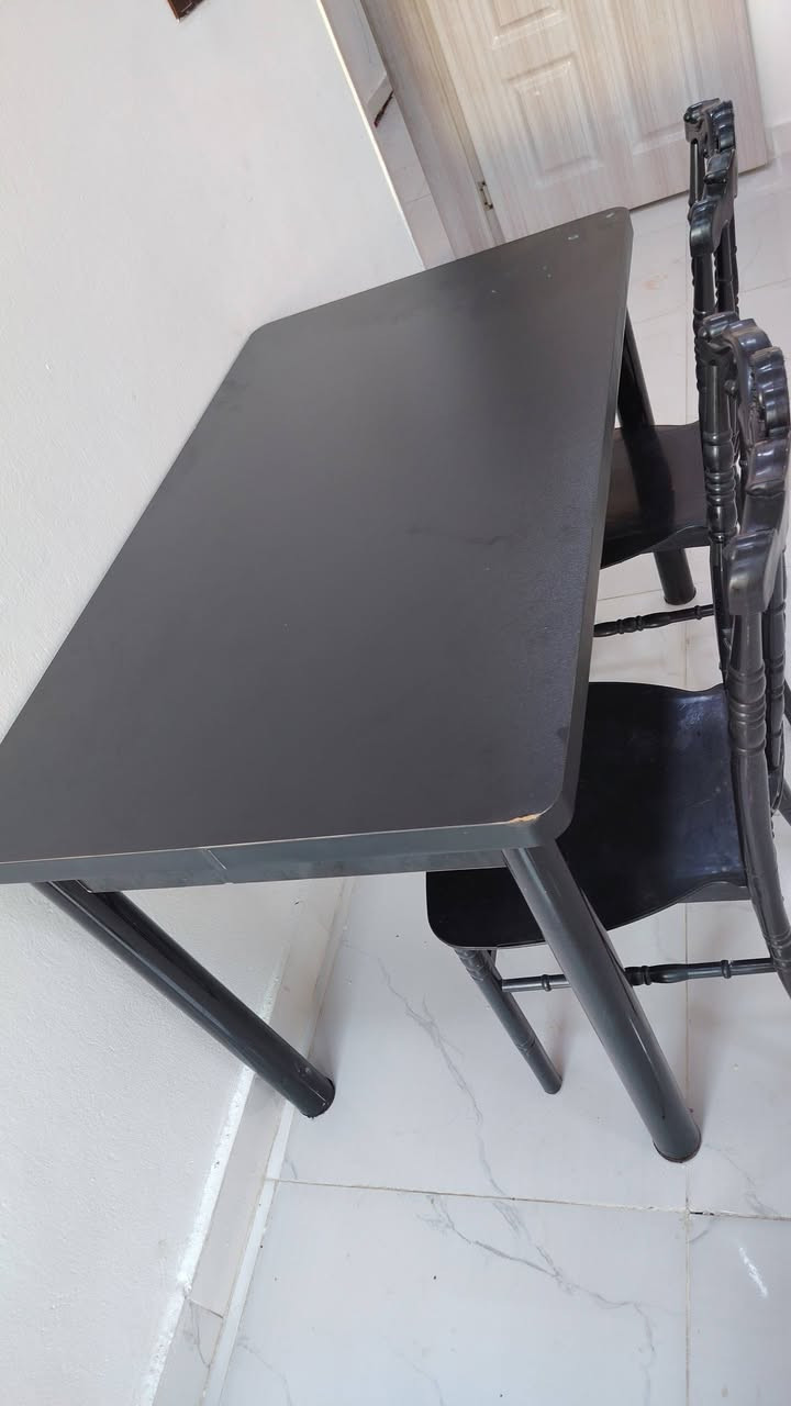 ميز طعام وكراسي
للبيع 
75الف نهايته


**إذا كنت صاحب هذا الإعلان وتريد حذفه لأي سبب، رجاءا أرسل رسالة إلى الدعم الفني**