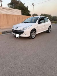 من رخصة الادمن بيجو ٢٠٦ موديل ٢٠١٢فرنسي بدون صبغ اوحادث  مكفوله كفاله ...