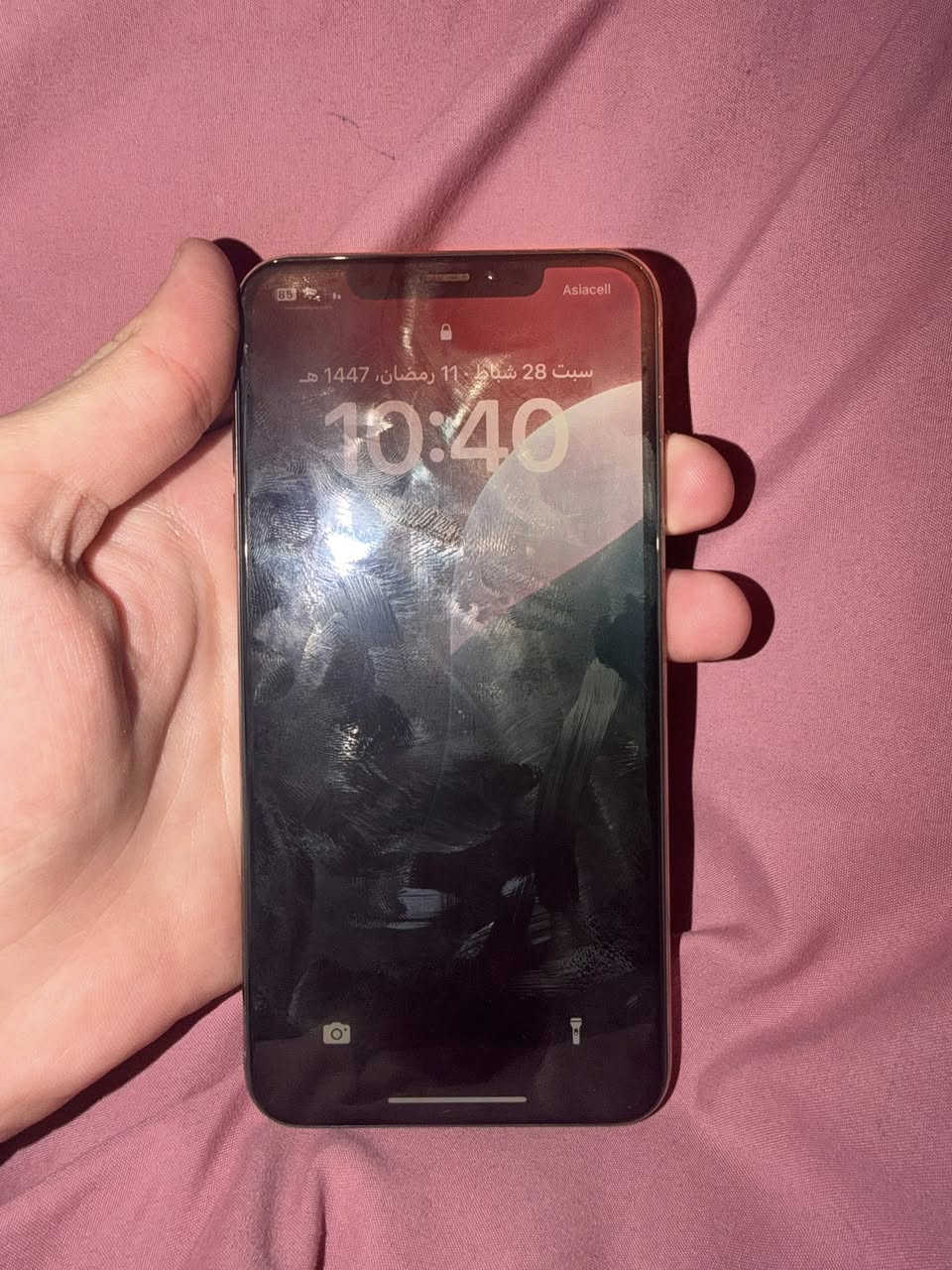 ايفون اكس ماكس ذاكره 256 بطاريه76  بلادي كلشي شغال بي ما بي خلل غير بس بسبب تنضيف صار بي تنفيس هوه من جوه اضمن الك جهاز ما بي شي ولا مبدل بي شي سعره 250 الف مكاني بغداد يرموك ***********
