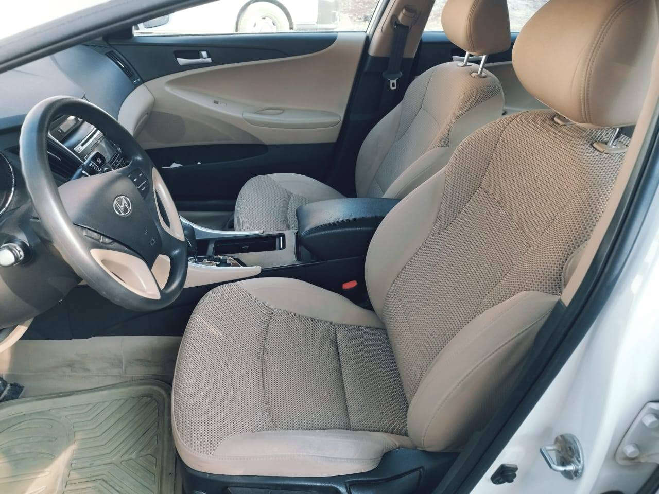 سوناتا 2013 خليجي 
مكفولة كفالة عامه من كلشي 
ماشية 80 الف  حقيقي 
مواصفات الشركه العامه للسيارات 
مكينة 2400 دوش 
تبريد 
تحكم استيرن 
اشاير بالمري لد 
حساسات 
رقم باسمي تريد تحويل او وكاله 
سياره جديده جدا سعرها معقول بالعافيه ع الياخذها 

رقم صاحب السياره ***********

السعر :: اطلبه بالتعليقات يصلك خاص 📩

#ادارة_الصفحه ⚡

ملاحظه / 🔴
مدير الصفحه غير مسؤول عن بيع وشراء واصوليات السياره نحن صفحه لعرض السيارات فقط.
